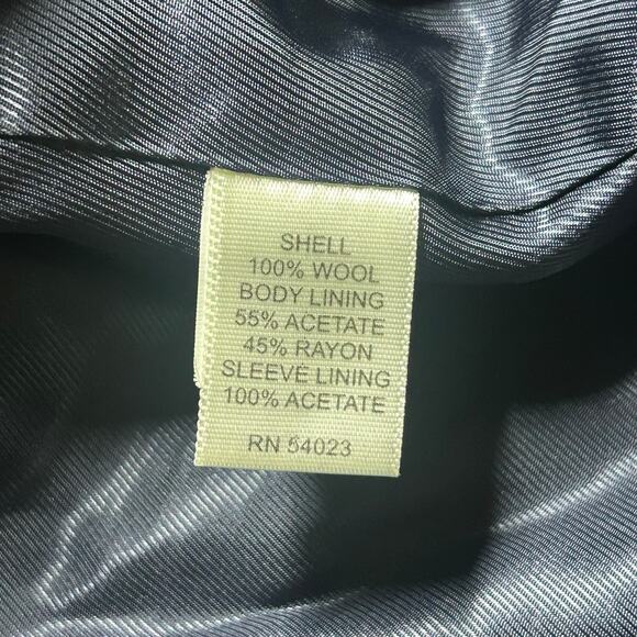 Banana Republic Men's 100% Wool Two-Button Navy Pinstripe Blazer Coat 40 R - Picture 12 of 12
